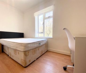 5 bedroom semi-detached house to rent - Photo 4