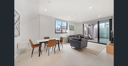 Stunning 2-Bedroom Apartment in the Heart of Marrickville – City Living at Its Best! - Photo 5