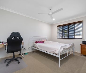 CHARMING THREE BEDROOM HOUSE IN PRIME LOCATION - Photo 4