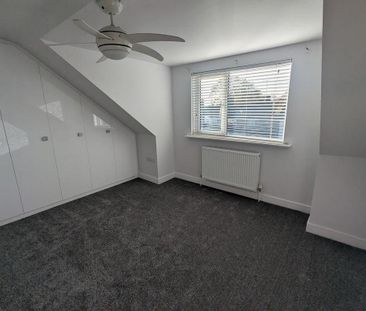 3 bedroom semi-detached house to rent - Photo 4