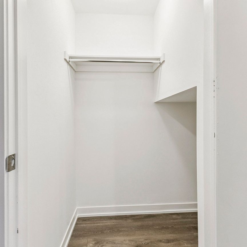 For Lease - 1525 Kingston Road Unit# 810, Pickering, Ontario - Photo 1