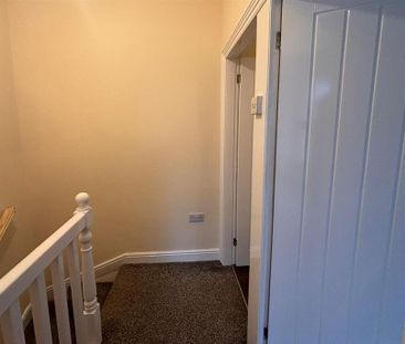 2 bedroom terraced house to rent - Photo 4