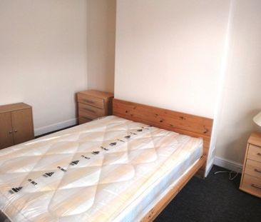 4 Bedroom Property - Photo 6