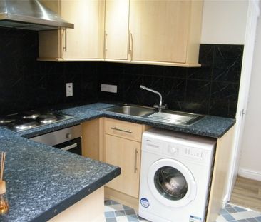 2 bedroom terraced house to rent - Photo 2