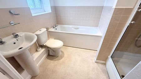 2 bedroom apartment to rent - Photo 3