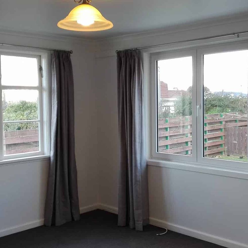 Fully insulated 3 bedroom 1 bathroom home - Photo 1