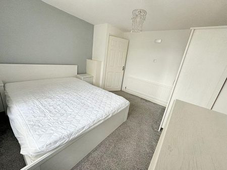 2 bed upper flat to rent in NE23 - Photo 2