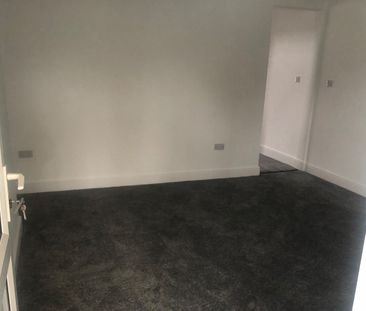 2 Bed Maisonette, Wallasey Village, CH45 - Photo 2