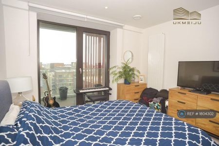 1 bedroom flat to rent - Photo 2