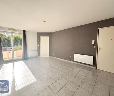 Location Appartement 2 pièces 54m² LE CATEAU CAMBRESIS 59360 - Photo 1