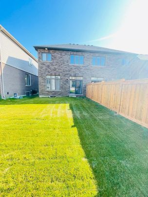 For Lease - 65 Copperhill Heights, Barrie, Ontario - Photo 1