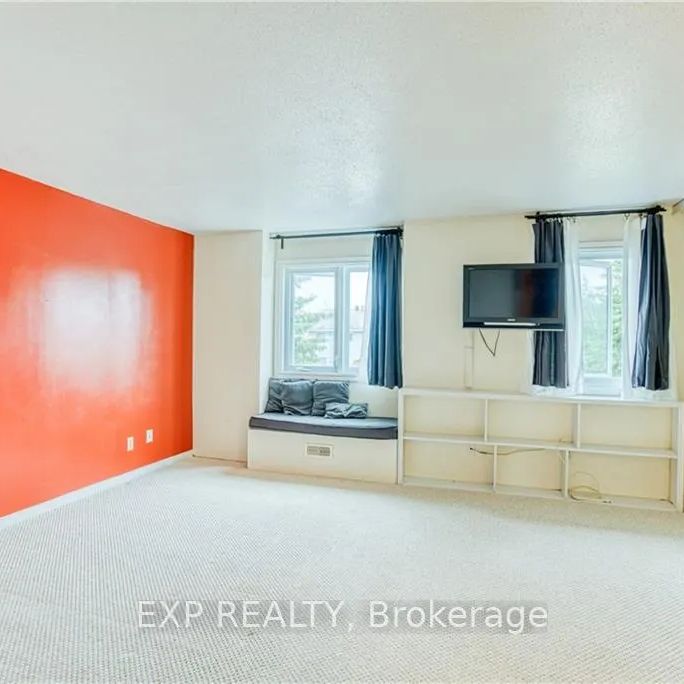 55 ROYAL FIELD CRESCENT - Photo 1