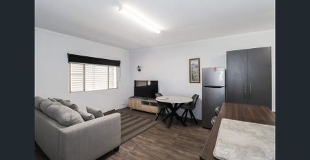 Fully Furnished Unit! - Photo 4