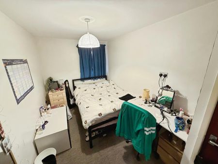 3 bedroom apartment to rent - Photo 4