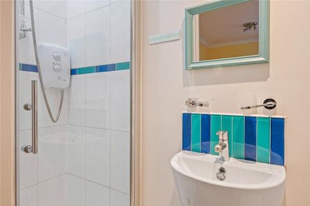 4 bedroom terraced house to rent - Photo 2