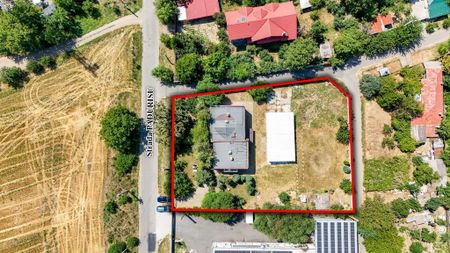 Bloc P+1 | 4 apartamente de 3 camere + Hala productie | Teren 1900 mp - Fotografie 2