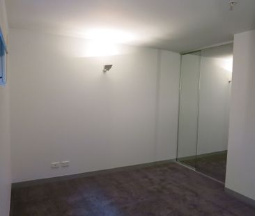 Stylish and Secure Apartment in the Heart of the Bay Street Precinct - Photo 1