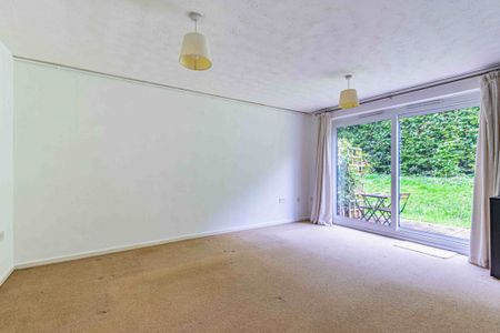 1 bed Maisonette for rent - Photo 3