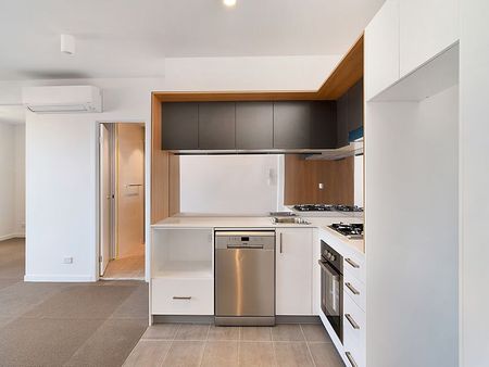 1 BEDROOM APARTMENT IN THE CBD! - Photo 2