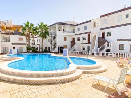 Alquiler de piso en Calle Caballito de Mar - Photo 1