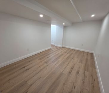 For Lease - 250 Sunset Ridge, Vaughan, Ontario - Photo 5