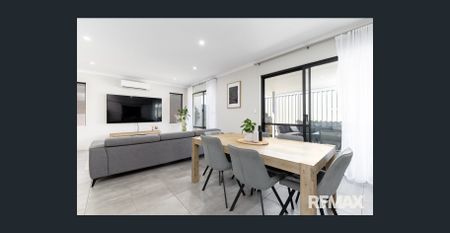 Beautiful 4x2 with Theatre - 6 MONTH LEASE ONLY - Photo 2