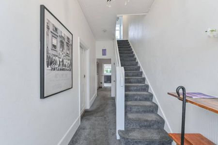 4 bedroom terraced house to rent - Photo 2