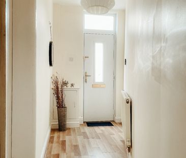 Room in a Shared House, Wilford Crescent East, NG2 - Photo 4