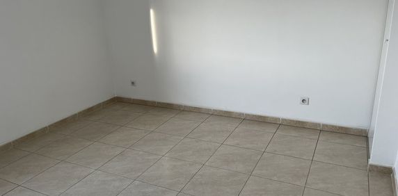 T3 - Photo 2
