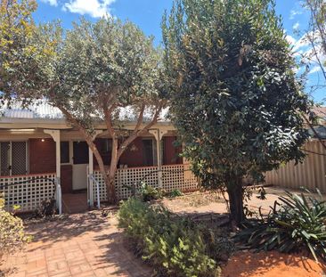 Three Bedroom House - Photo 3