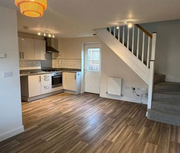 2 bedroom semi-detached house to rent - Photo 5