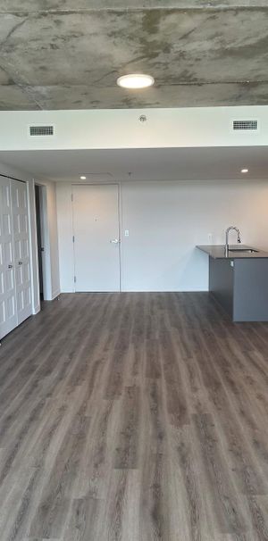 2 CH - 1 SDB - Terrebonne - $2,055 /mo - Photo 1