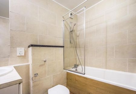 St Mary Le Park Court, Parkgate Road, Battersea park, London, SW11 - Photo 5