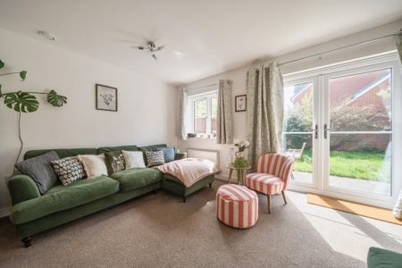 3 bedroom semi-detached house to rent - Photo 3