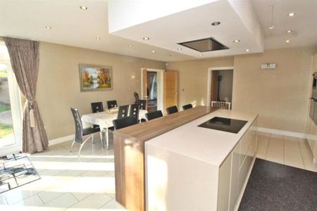 5 bedroom house to rent Wyman Chase, Oxley Park, MK4 - Photo 3