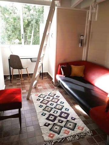 Carrer de la Miraculosa, Valencia, Valencian Community 46009 - Photo 2