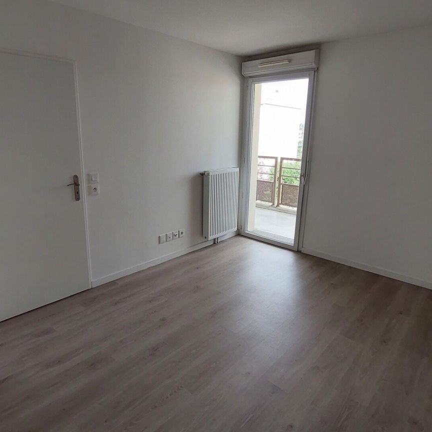 location Appartement T2 DE 38.55m² À POISSY - Photo 1