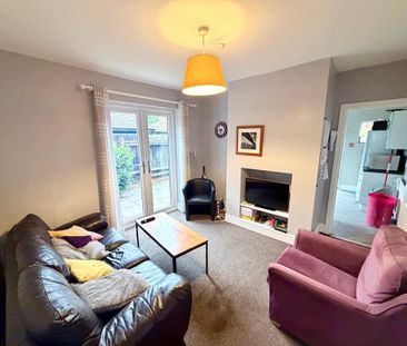 1 bedroom in a house share to rent - Photo 1