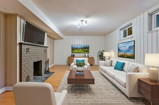 For Lease - 330 Poplar Drive, Oakville, Ontario - Photo 1