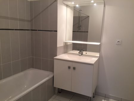 Location Appartement 3 pièces 58m² - Photo 4