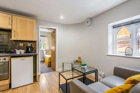 40 HYDE TERRACE Leeds - LS2 9LN - Photo 2