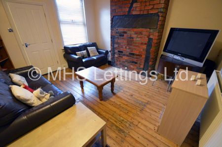 4 Bedroom Mid Terraced House for rent in Grimthorpe Street - Photo 2