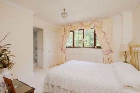 5 bedroom detached house to rent - Photo 4