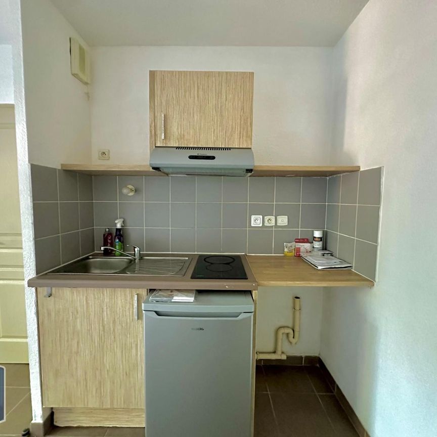 Location Appartement 1 pièce 26m² LA SEYNE SUR MER 83500 - Photo 1
