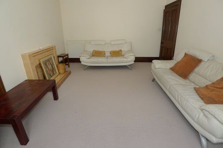 Property to let in Dundee - Photo 4