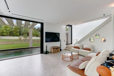 Superbe Villa Contemporaine 4 Chambres – Proche Mougins - Photo 2