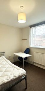 Room 1, NOTTINGHAM, NG9 - Photo 4