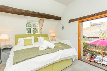 Dunford Barn, GL7 - Photo 5