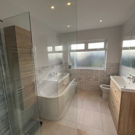 Room in a Shared House, Springfield Avenue, SW20 - Photo 3