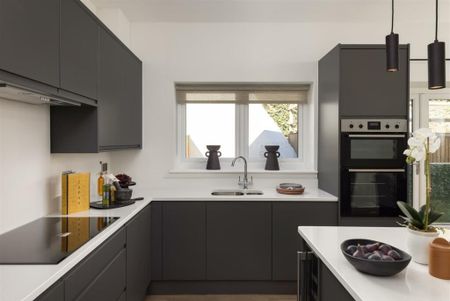 5 bedroom semi-detached house to rent - Photo 4